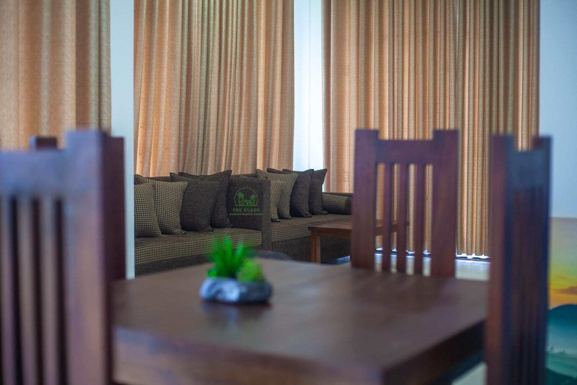 The Glade Aparthotel Уелигама Екстериор снимка