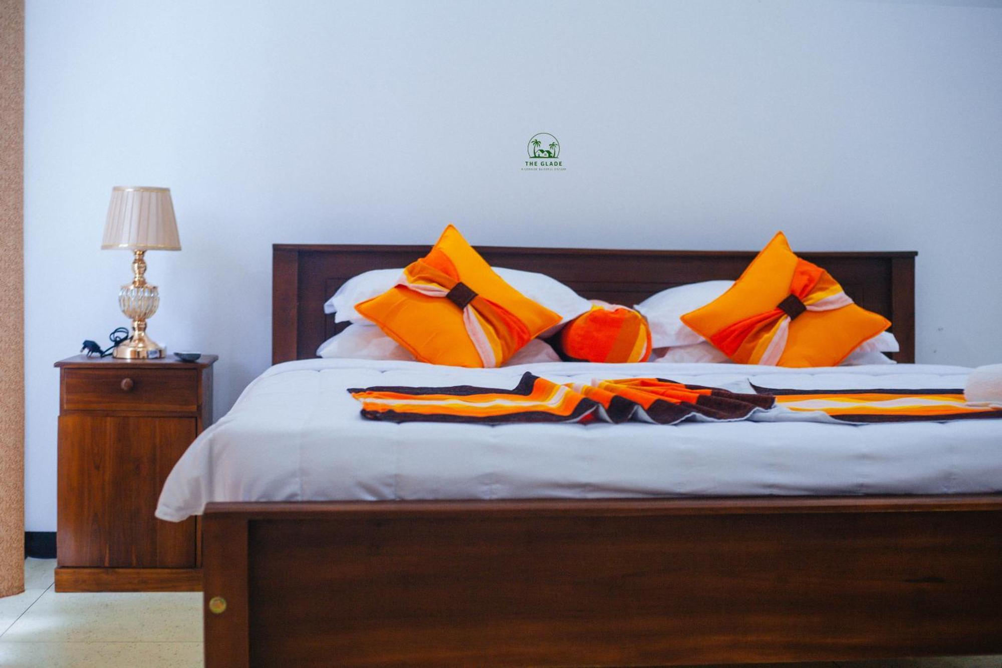 The Glade Aparthotel Уелигама Екстериор снимка