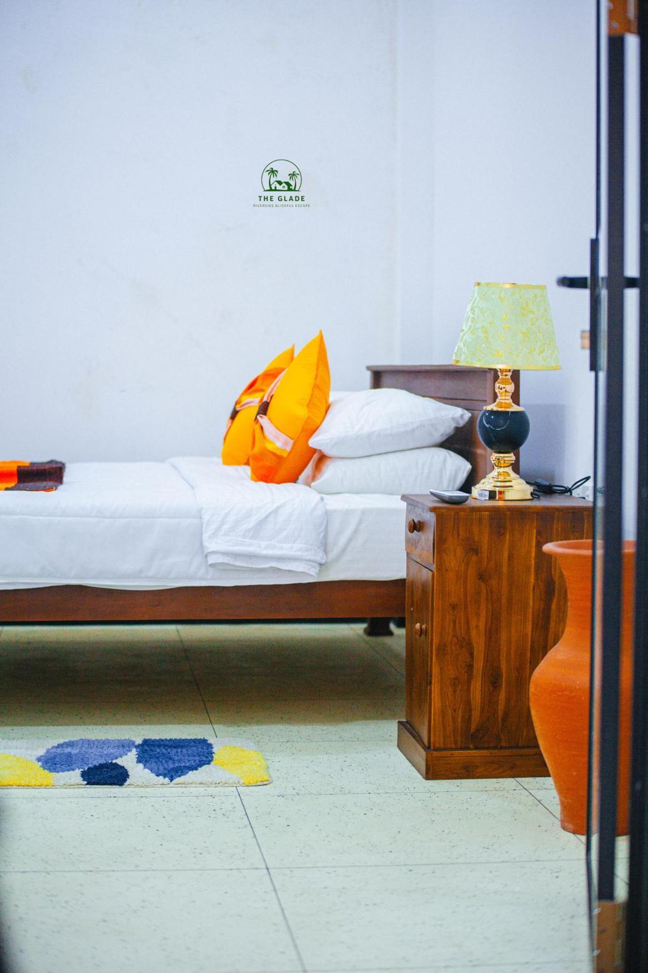 The Glade Aparthotel Уелигама Екстериор снимка