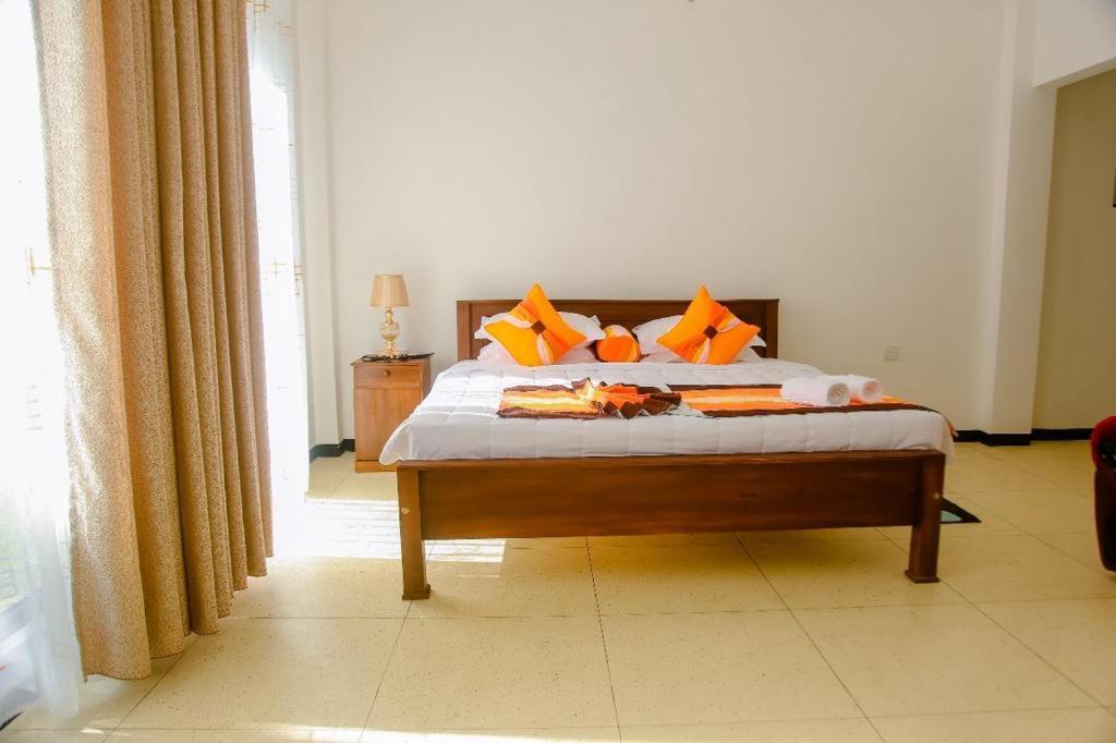 The Glade Aparthotel Уелигама Екстериор снимка